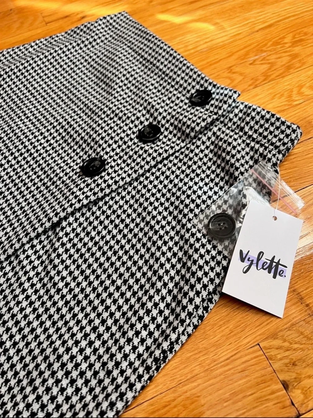 Vylette Large Black & White Houndstooth
